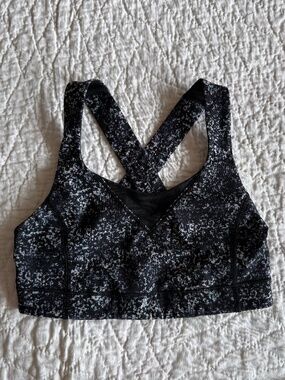 Lululemon In a Flash Sports Bra